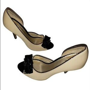Fioni 5M tan/ black patent leather‎ peep toe heels